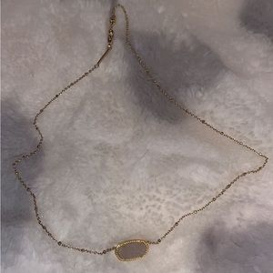 Kendra Scott necklace